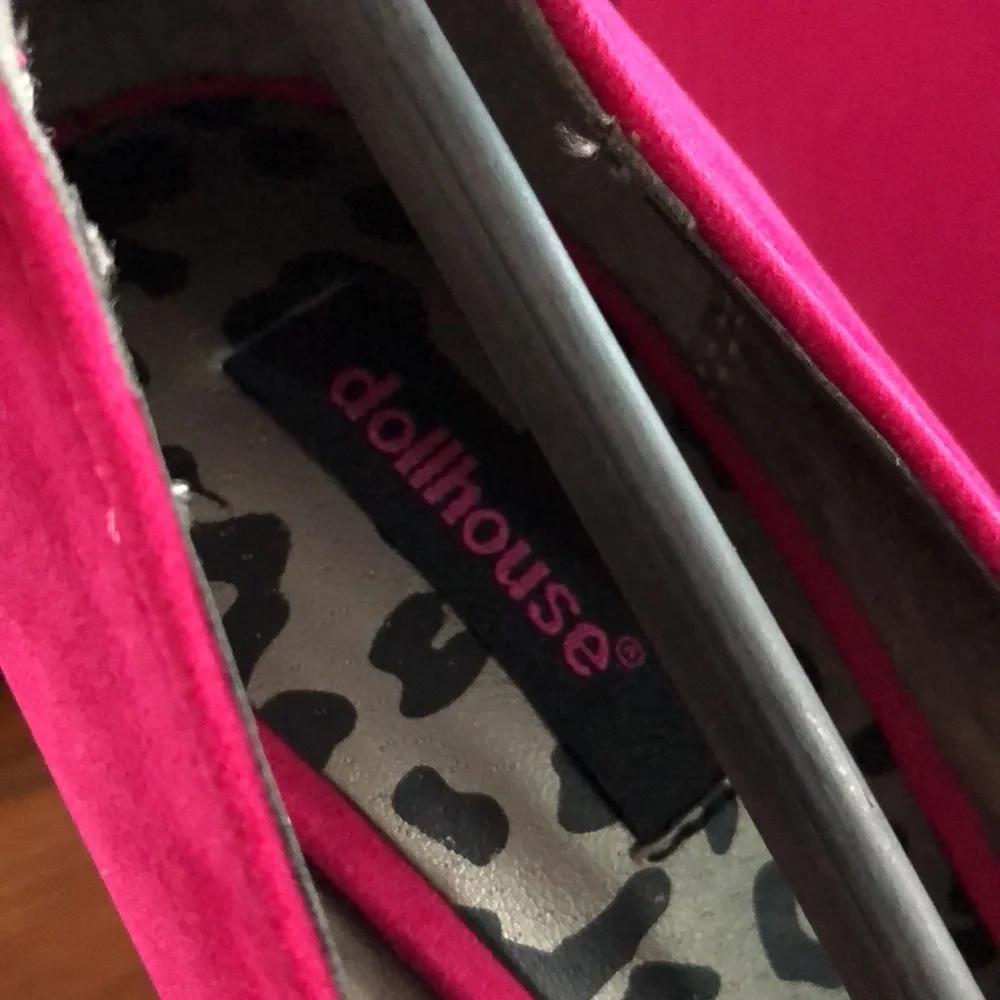 Dollhouse hot pink suede  wedge heels - Picture 6 of 9